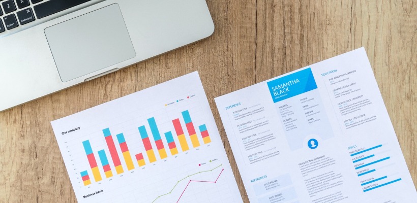 HR KPIs using Factorial's custom dashboard.